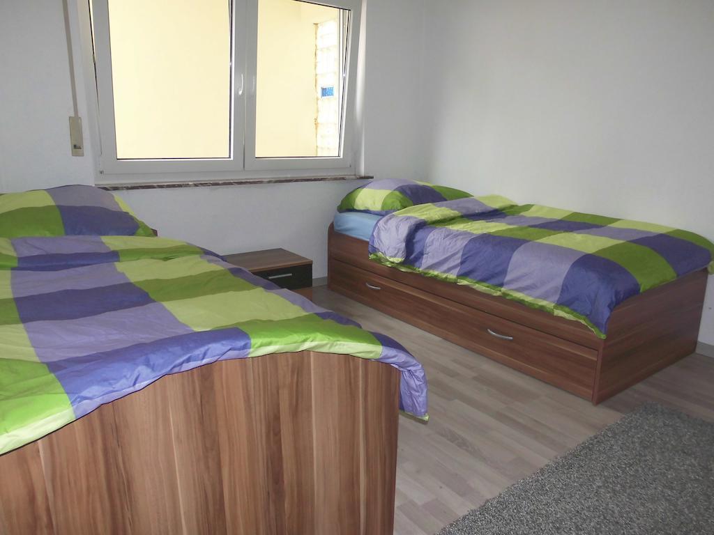 Frankfurt Airport & Fair Apartment Kelsterbach Kamer foto