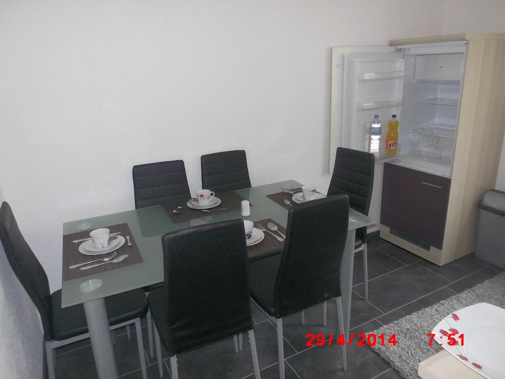 Frankfurt Airport & Fair Apartment Kelsterbach Kamer foto
